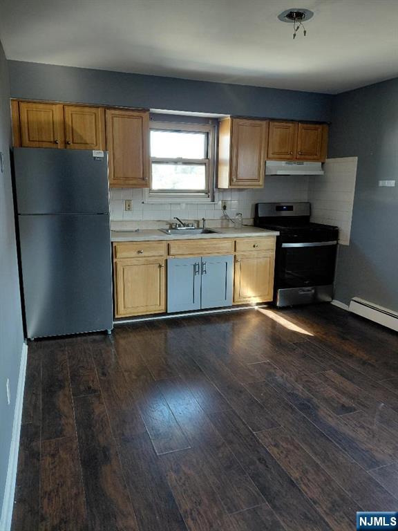 232 Roosevelt Place C - Photo 3