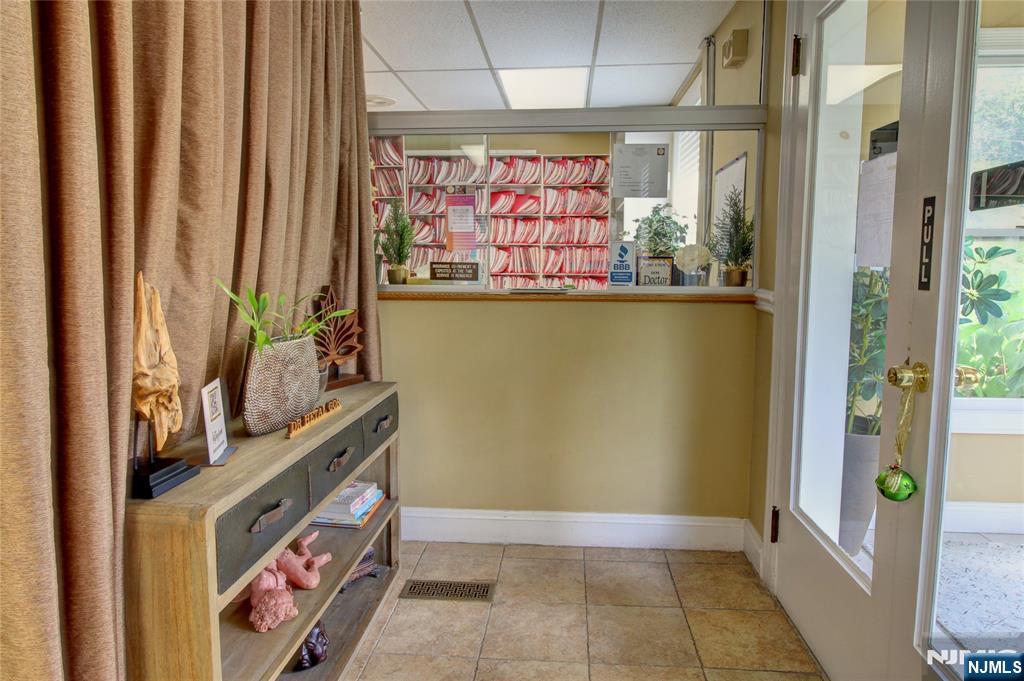 180 Grand Avenue - Photo 4