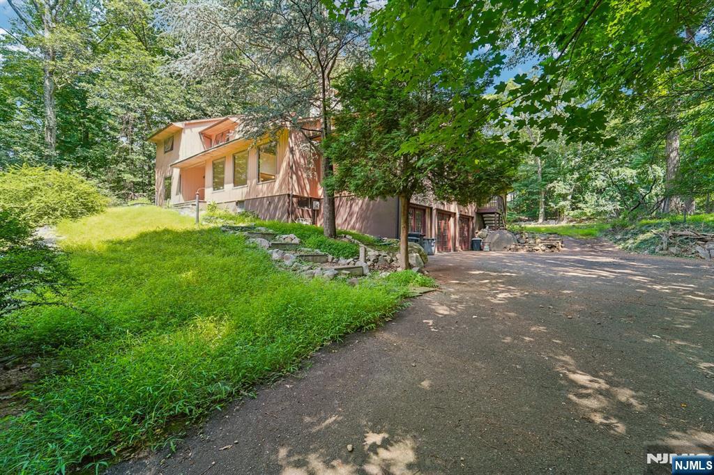 724 Tall Oaks Court - Photo 5