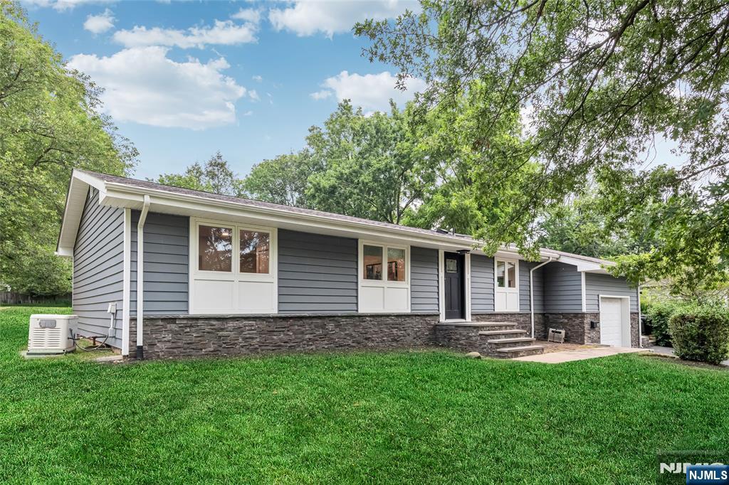 Homes for sale in Wyckoff, NJ | 137 Elmwood Pl, Wyckoff, NJ 07481 | MLS# 25029216