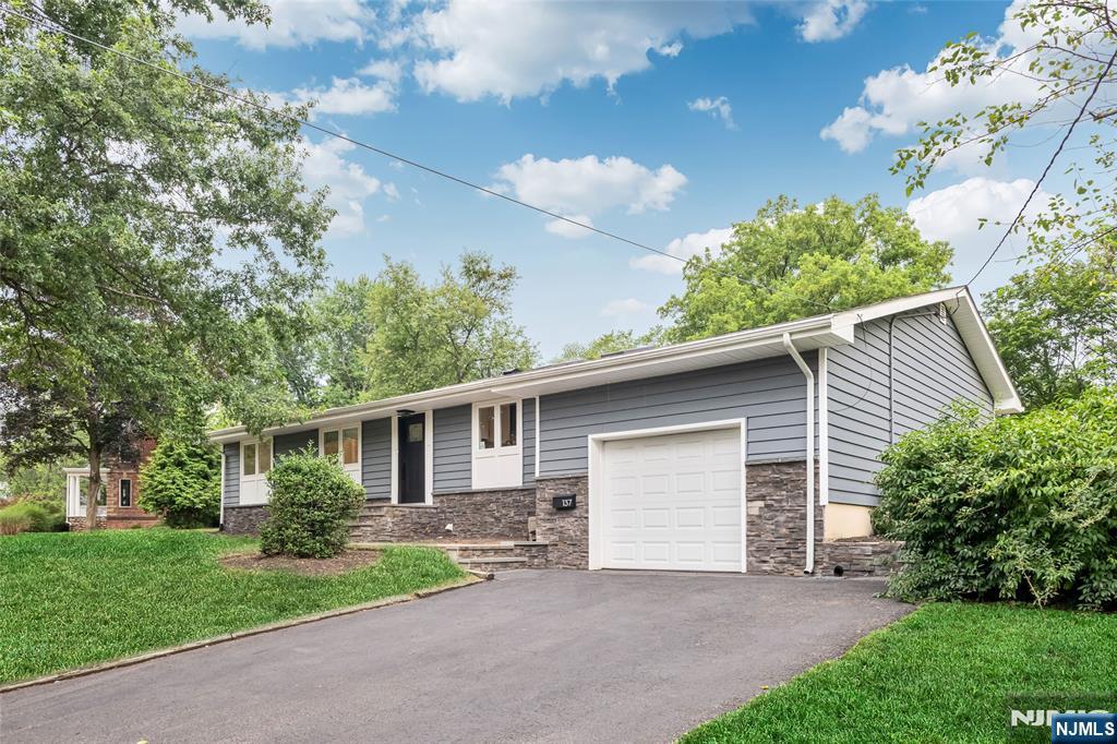 Homes for sale in Wyckoff, NJ | 137 Elmwood Pl, Wyckoff, NJ 07481 | MLS# 25029216