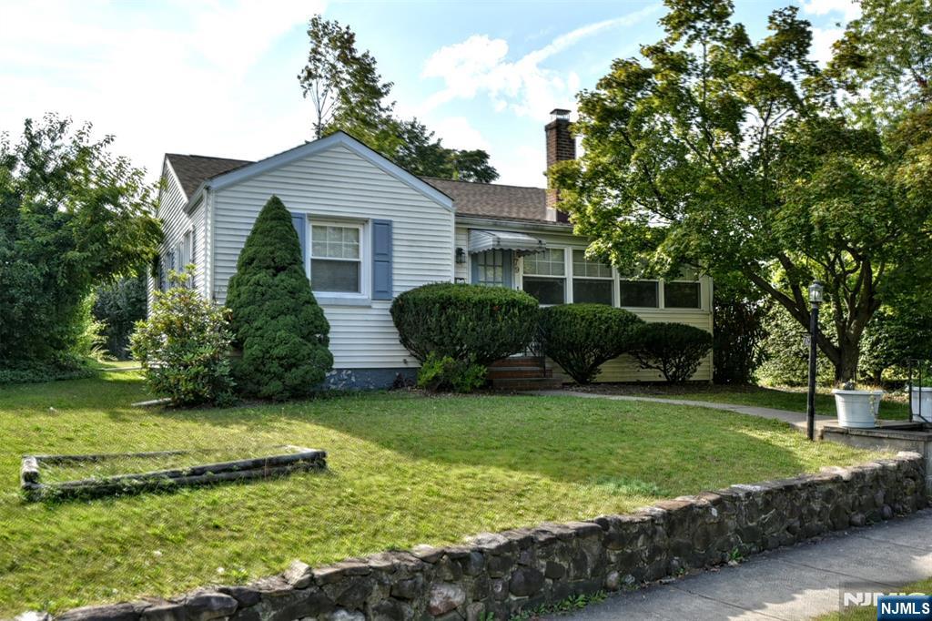 Homes for sale in Mahwah, NJ | 79 N Ramapo, Mahwah, NJ 07430 | MLS# 25029252