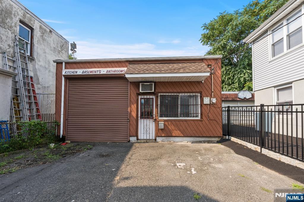 311 42nd Street - Photo 1