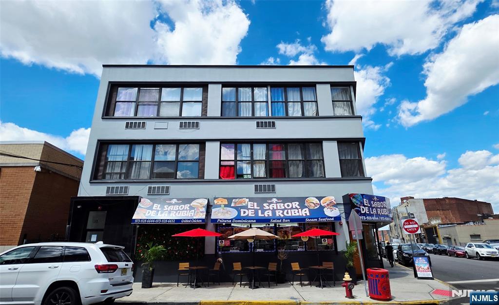 30 Howe Avenue 305 - Photo 1