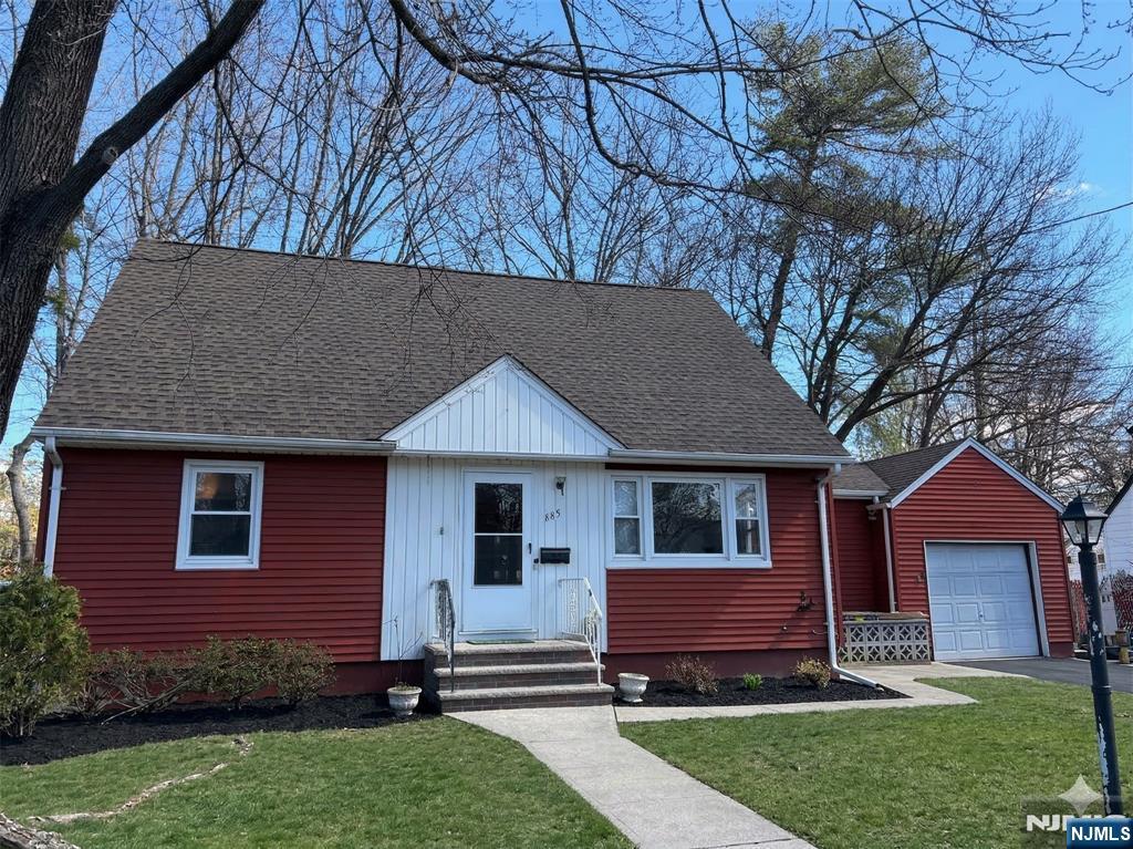 685 Mabie Street - Photo 2