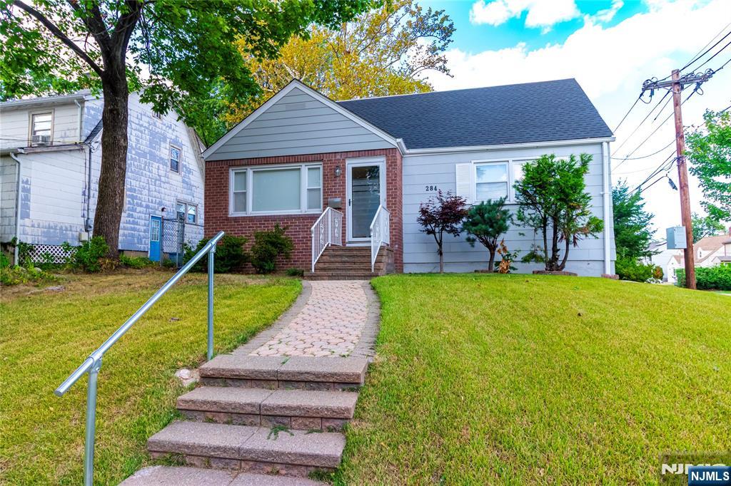 284 Continental Avenue - Photo 2