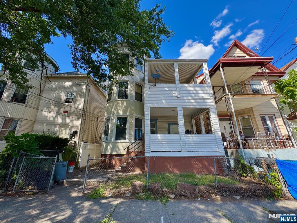 475 Park Avenue - Photo 2