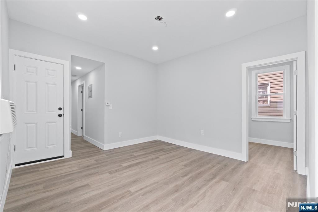 114 Littleton Avenue - Photo 5