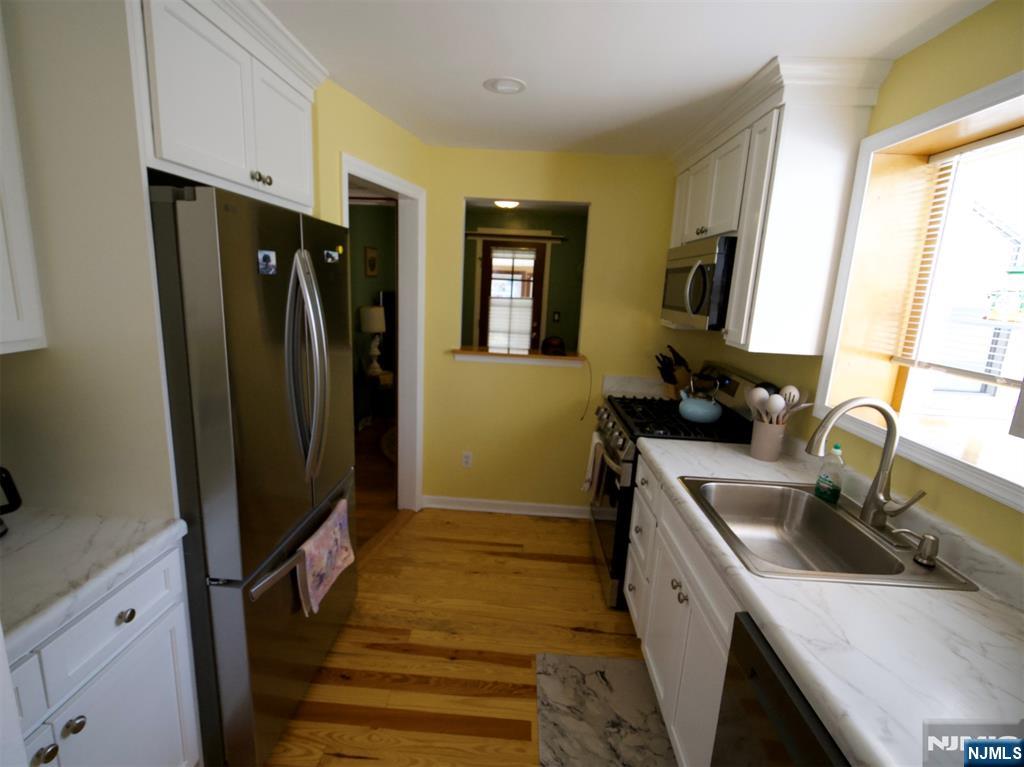 7-22 Berdan Avenue - Photo 4