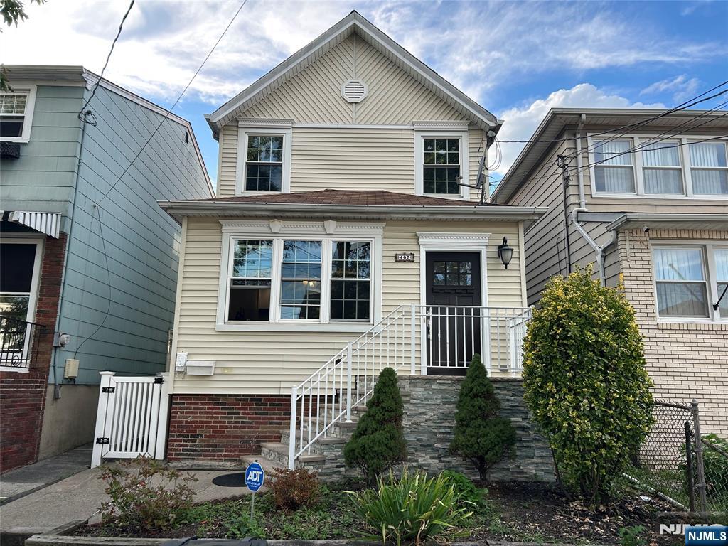 Homes for sale in Kearny, NJ | 407 Forest St, Kearny, NJ 07032 | MLS# 25030529