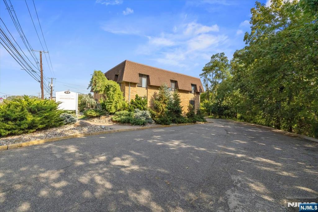 24 Wyckoff Avenue — photo 6