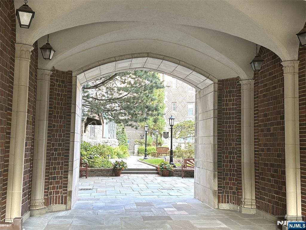 275 Engle Street J4 - Photo 3