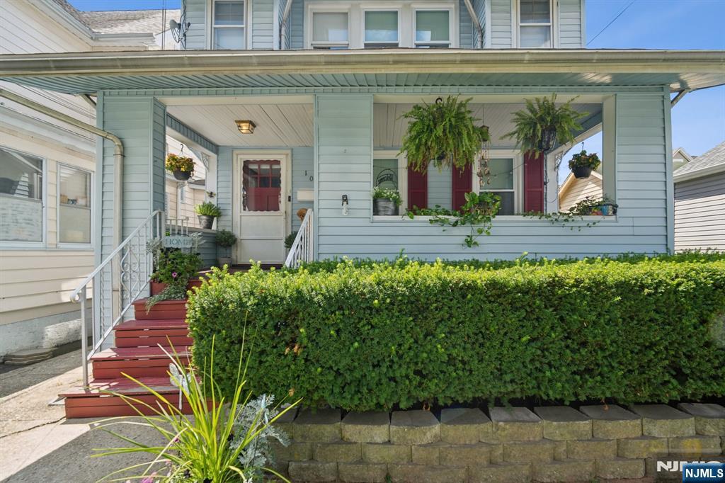 Homes for sale in Kearny, NJ | 100 Laurel Ave, Kearny, NJ 07032 | MLS# 25030653