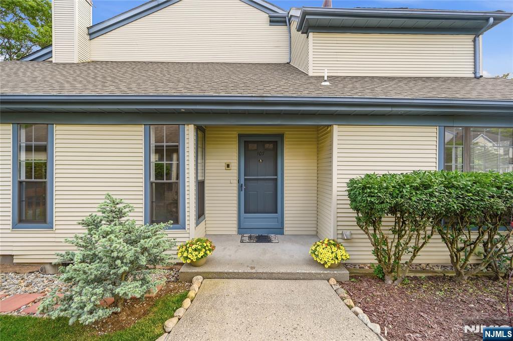 107 Suleski Court - Photo 2