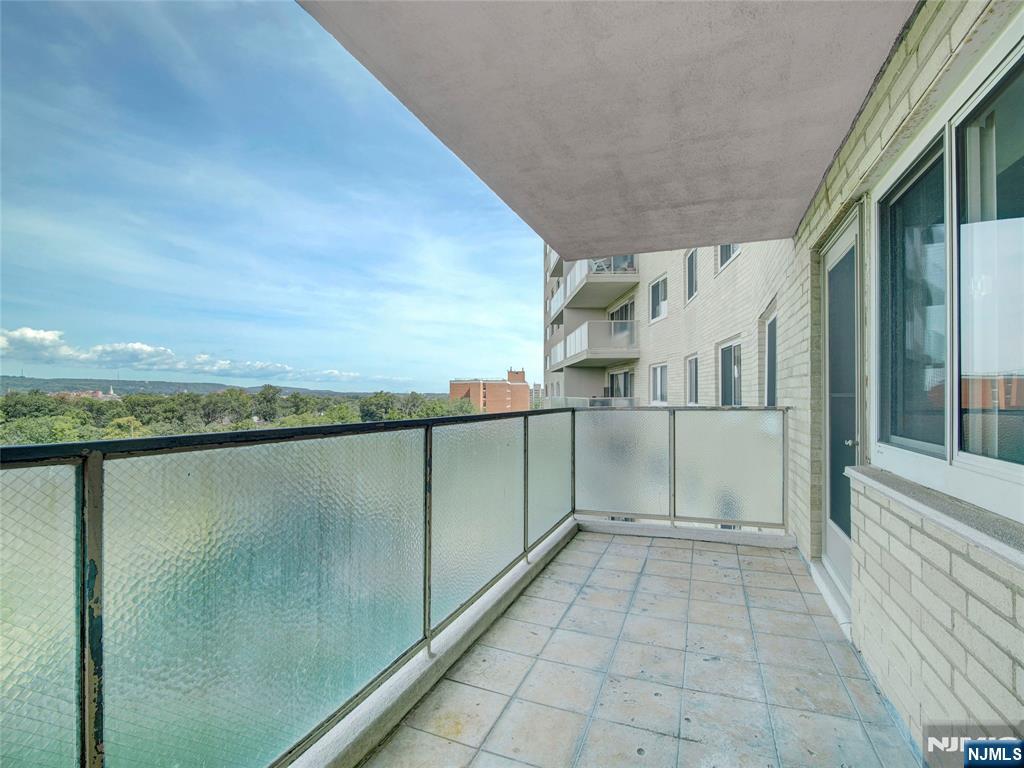 377 S Harrison Street - Photo 3