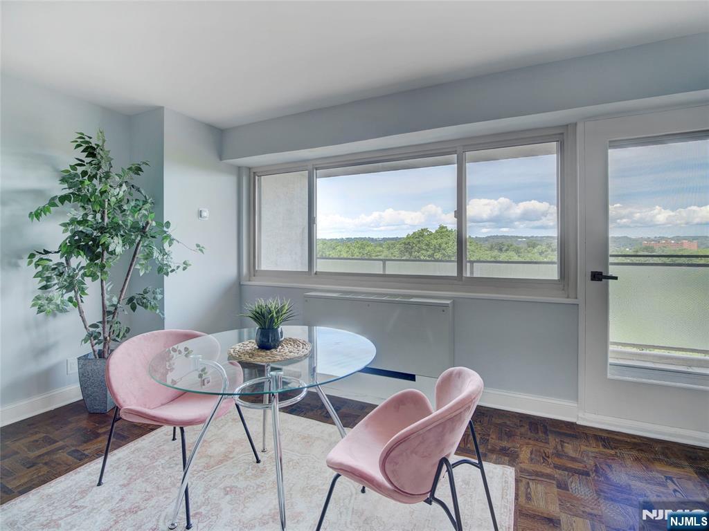 377 S Harrison Street - Photo 4