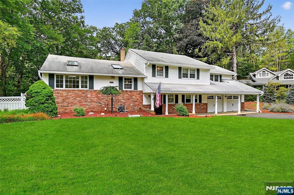 Homes for sale in River Vale, NJ | 820 Clauss Ln, River Vale, NJ 07675 | MLS# 25031455