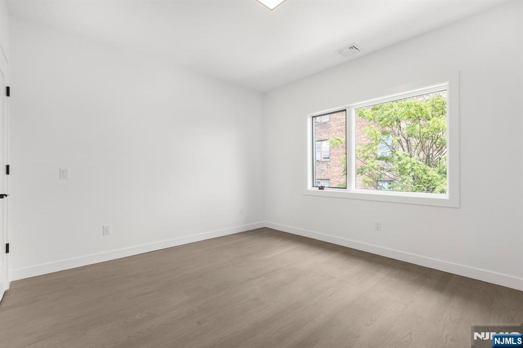 93 Crescent Avenue — photo 15