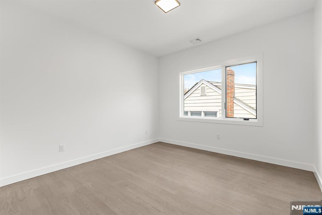 93 Crescent Avenue — photo 21