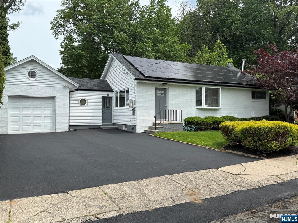 Homes for sale in Bergenfield, NJ | 41 Woods Ave, Bergenfield, NJ 07621 | MLS# 25031594