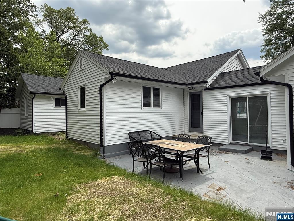 Homes for sale in Bergenfield, NJ | 41 Woods Ave, Bergenfield, NJ 07621 | MLS# 25031594