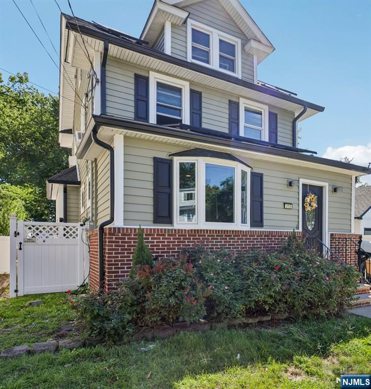 315 Hemlock St