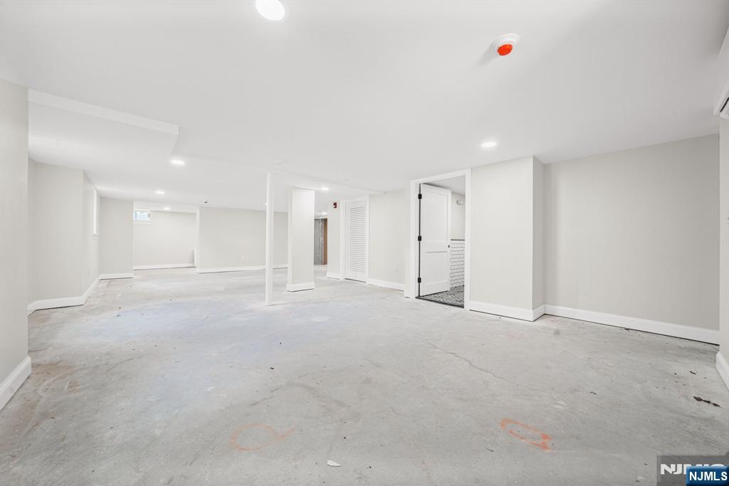 12 Route 202 — photo 13