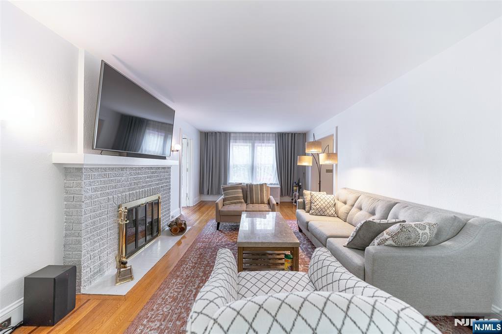 85 Paulin Boulevard, Leonia, NJ, 07605