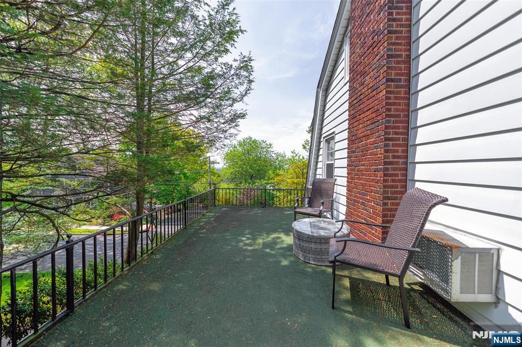 85 Paulin Boulevard, Leonia, NJ, 07605