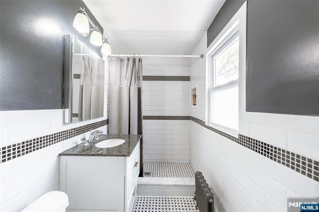 85 Paulin Boulevard, Leonia, NJ, 07605