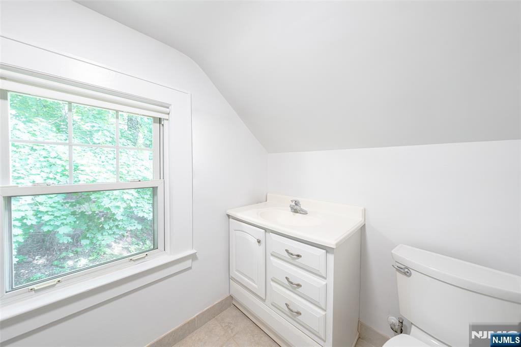 85 Paulin Boulevard, Leonia, NJ, 07605