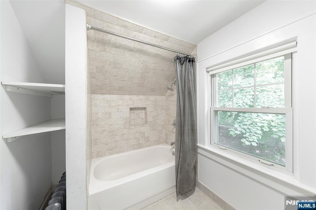 85 Paulin Boulevard, Leonia, NJ, 07605