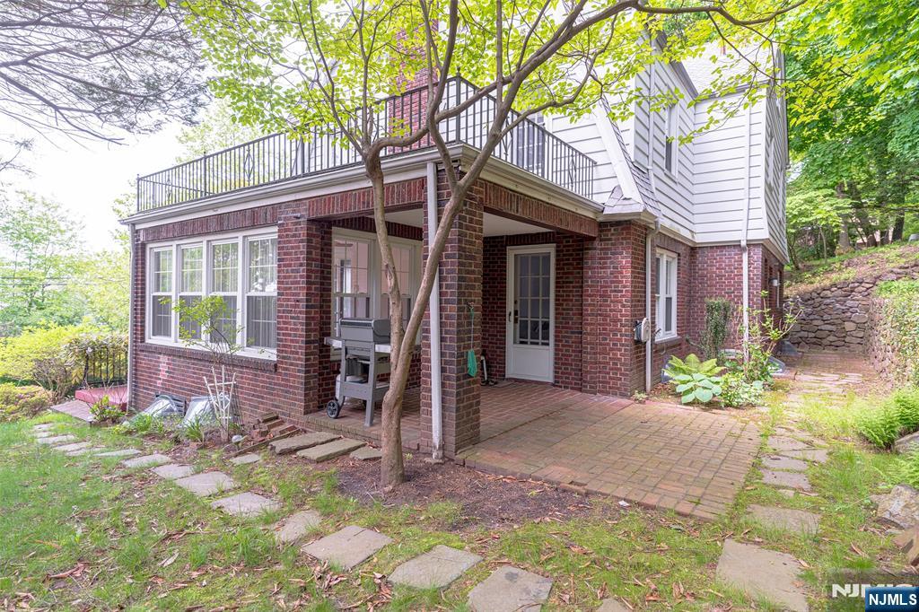 85 Paulin Boulevard, Leonia, NJ, 07605