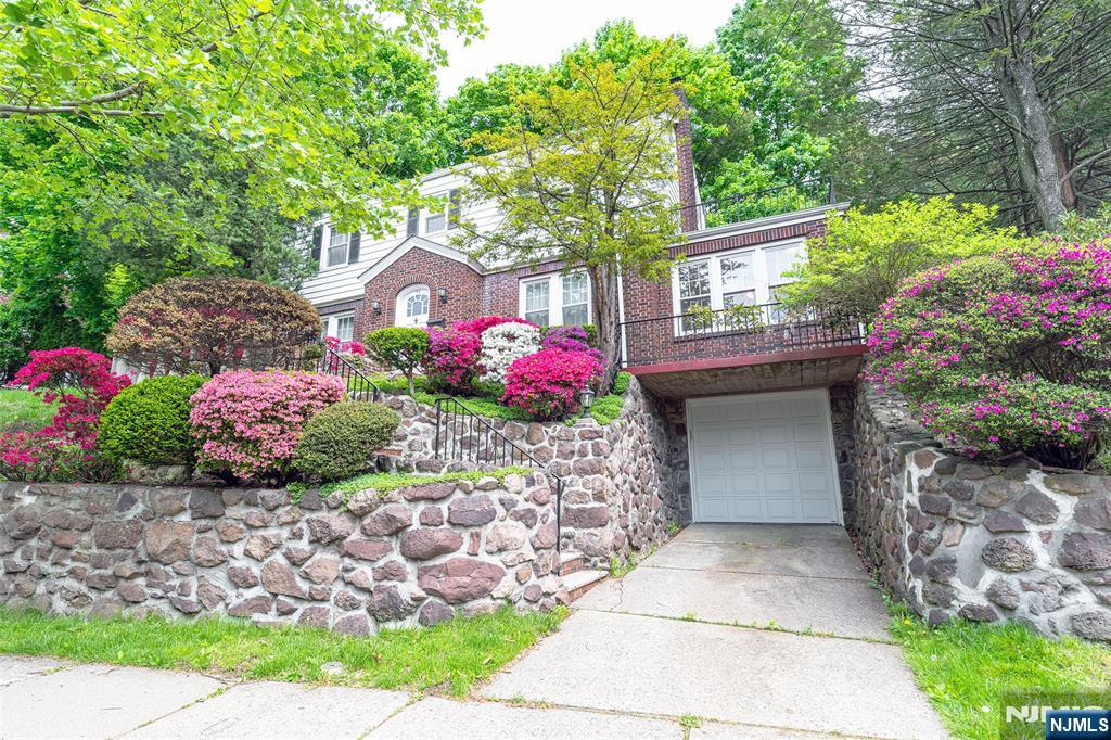 85 Paulin Boulevard, Leonia, NJ, 07605