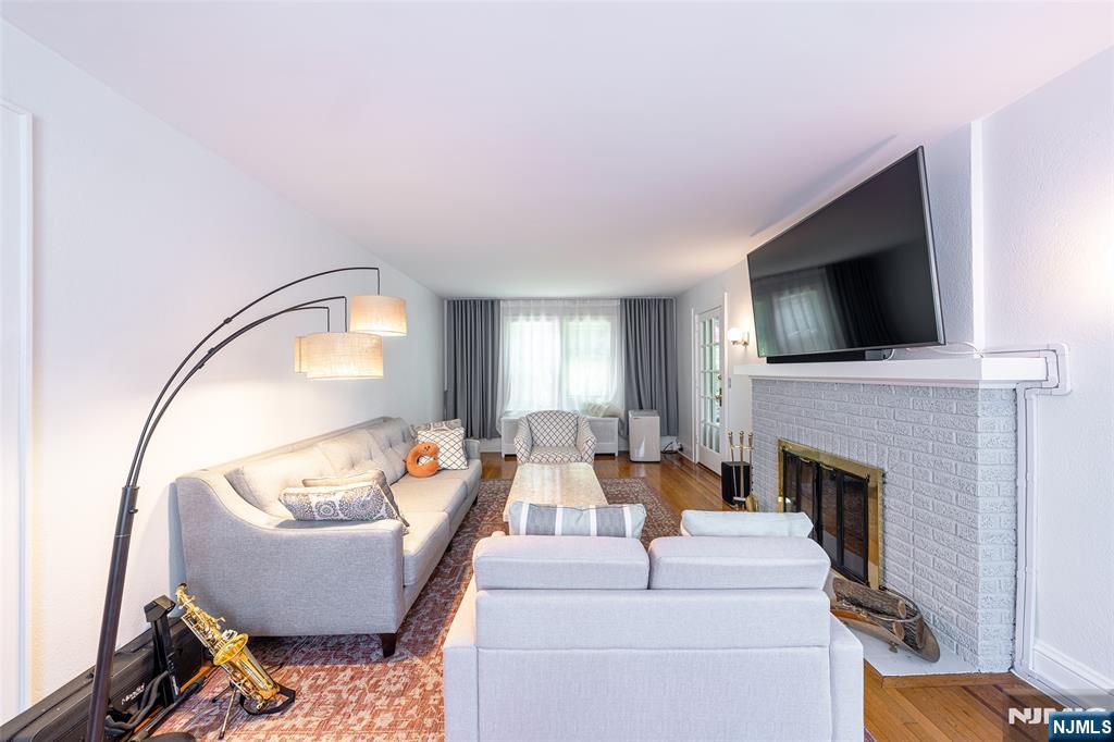 85 Paulin Boulevard, Leonia, NJ, 07605