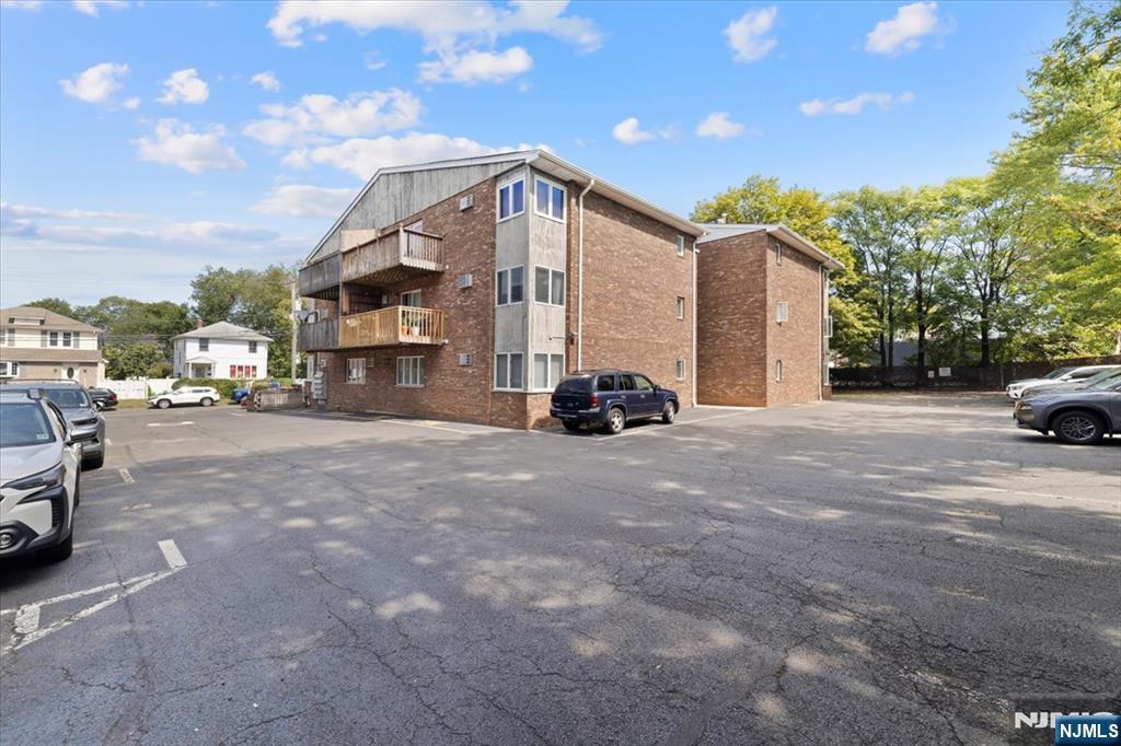 16 Elm St #1, Bergenfield, NJ 07621