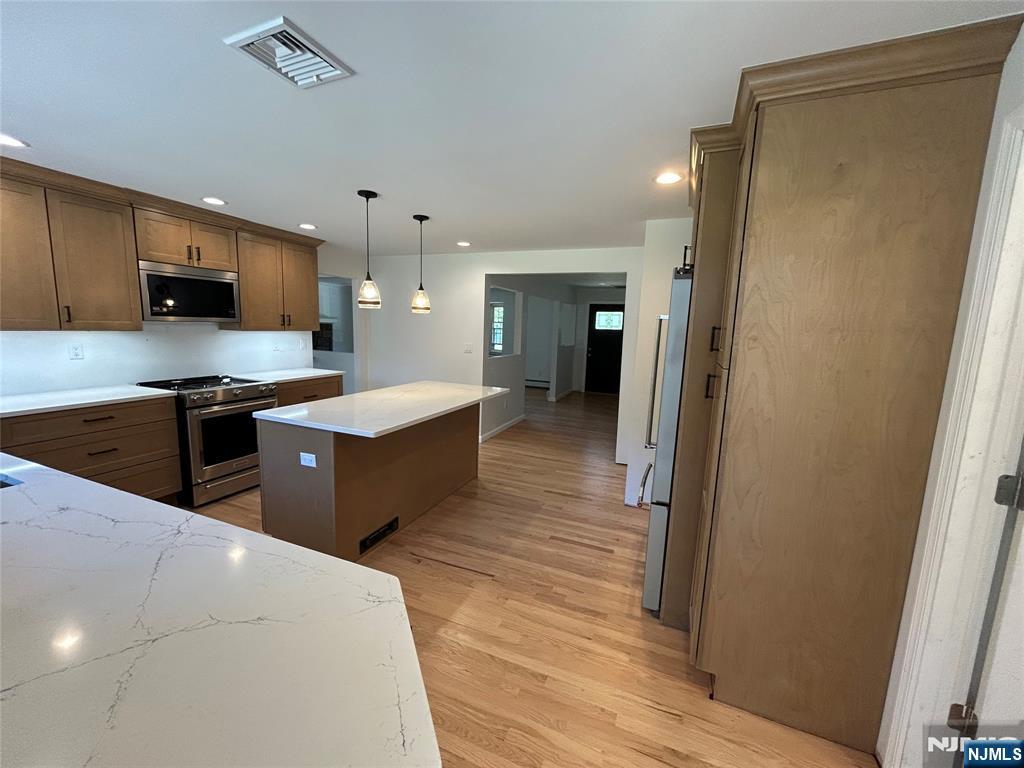 614 Rifle Camp Road — photo 8