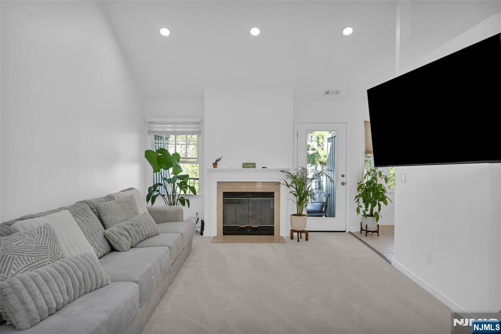 659 Richmond Court 659 - Photo 5