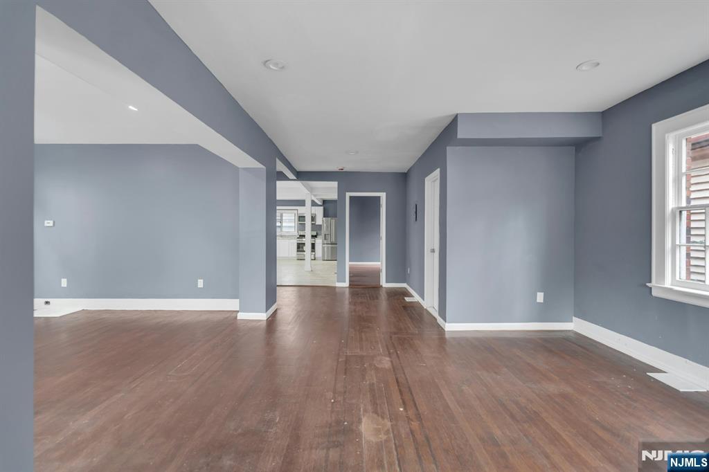 513 Sandford - Photo 2