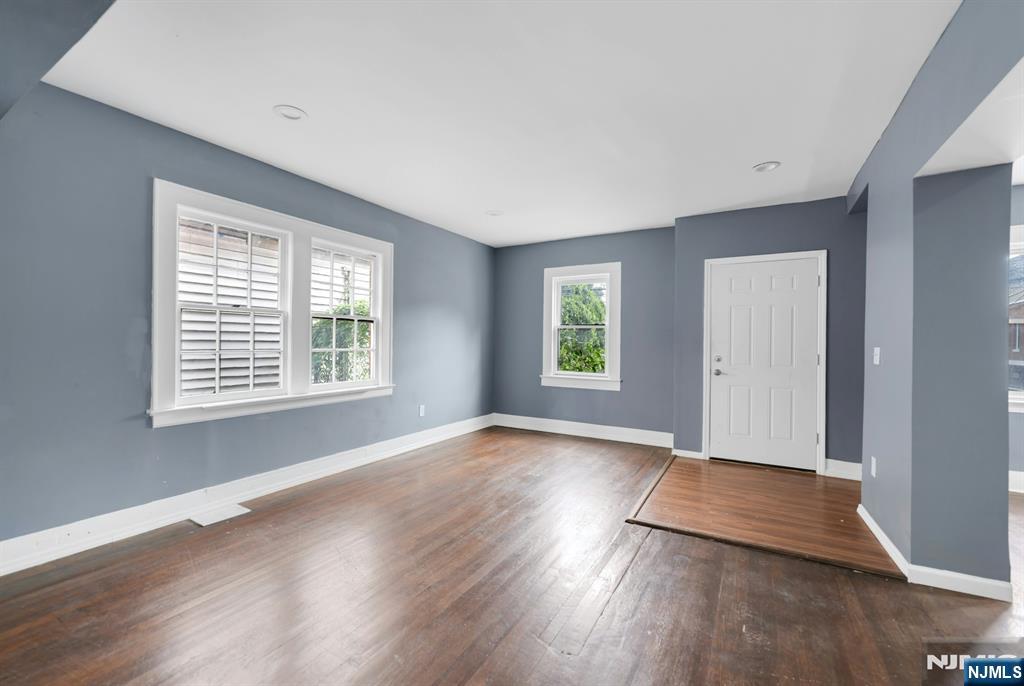 513 Sandford - Photo 3