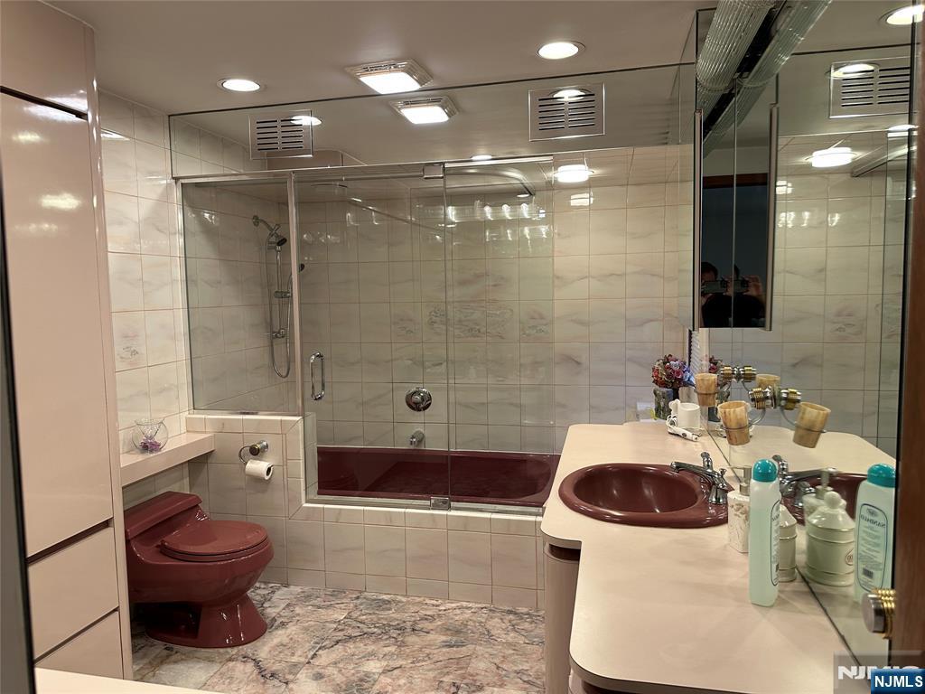 26 Daniel Court, Woodcliff Lake, NJ, 07677