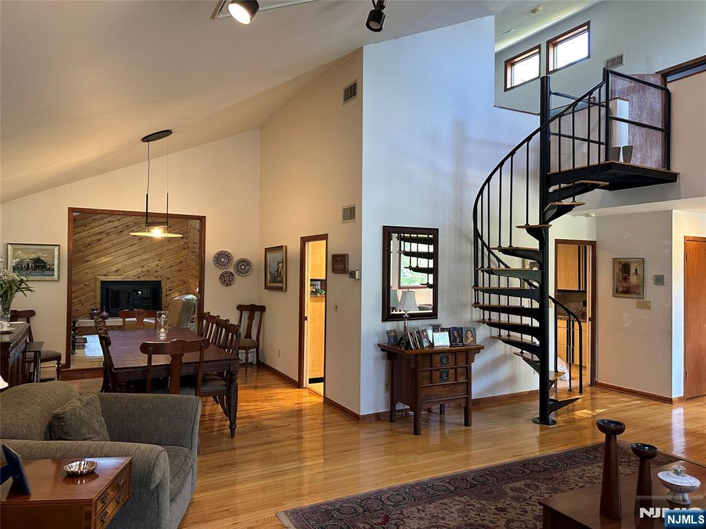 26 Daniel Court, Woodcliff Lake, NJ, 07677