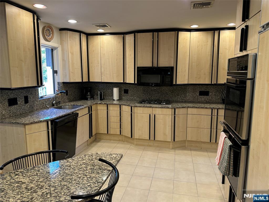 26 Daniel Court, Woodcliff Lake, NJ, 07677