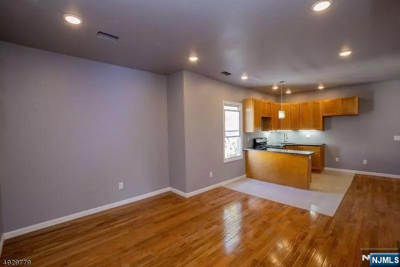 399-401 E 28th Street 3rd floor - Photo 3