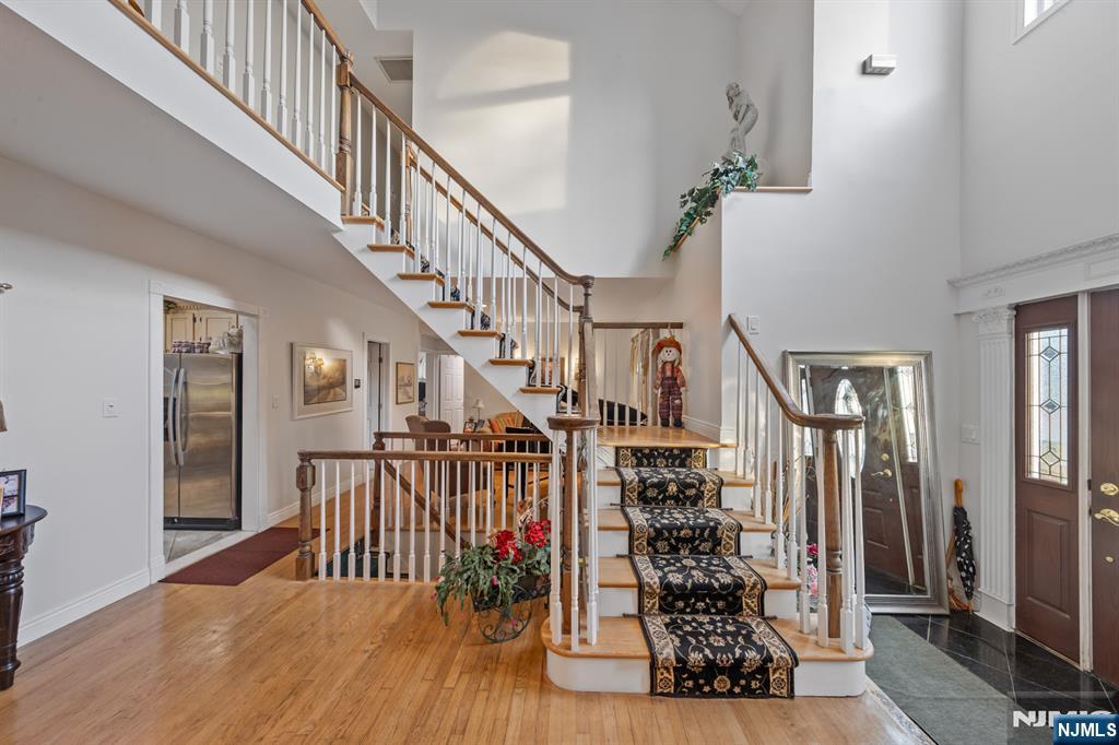 302 Howland Avenue — photo 3