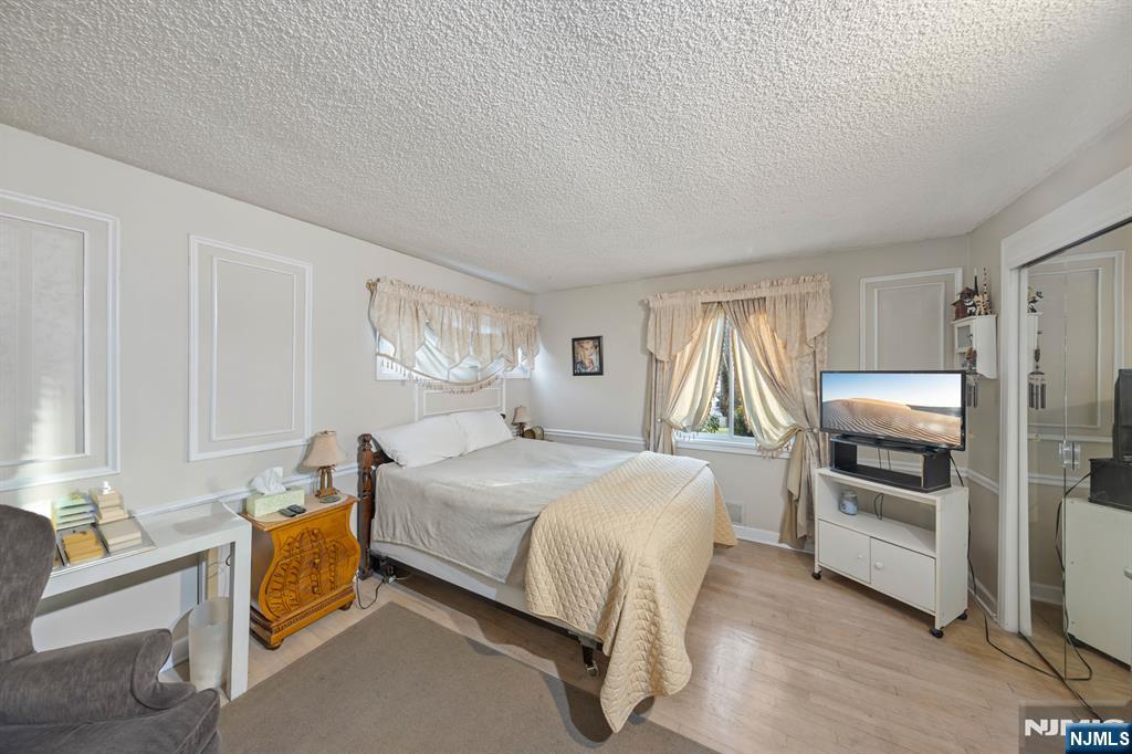 302 Howland Avenue — photo 32