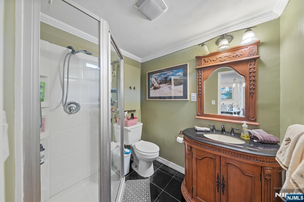 302 Howland Avenue — photo 34