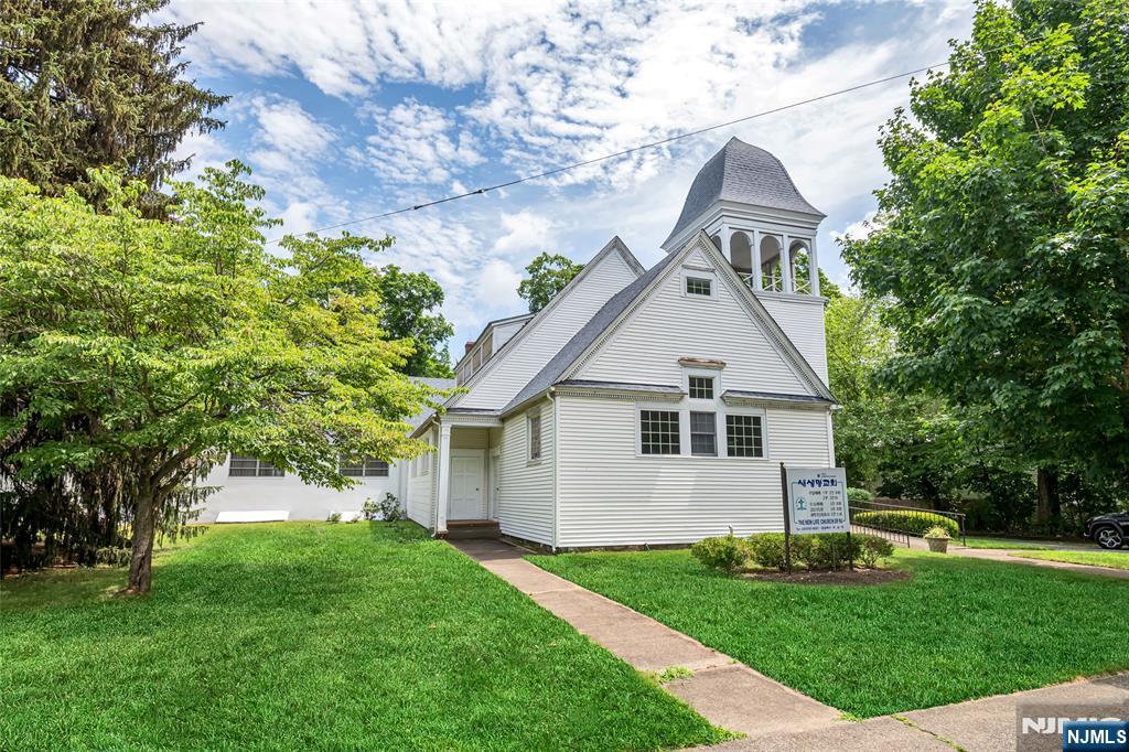 283 Harrington Avenue, Closter, NJ, 07624