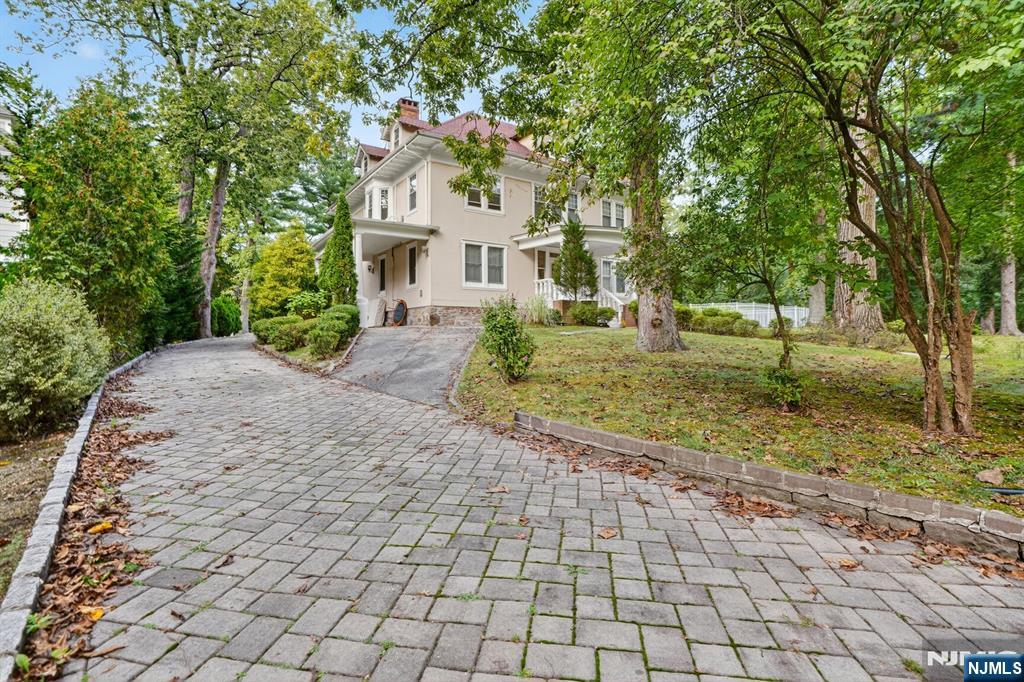 285 Maple Street - Photo 3