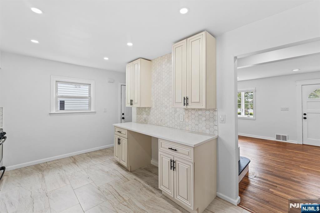 18 Farmingdale Avenue